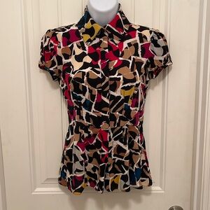 Diane von Fürstenberg•Short puff sleeve 100% silk button up abstract‎ design top